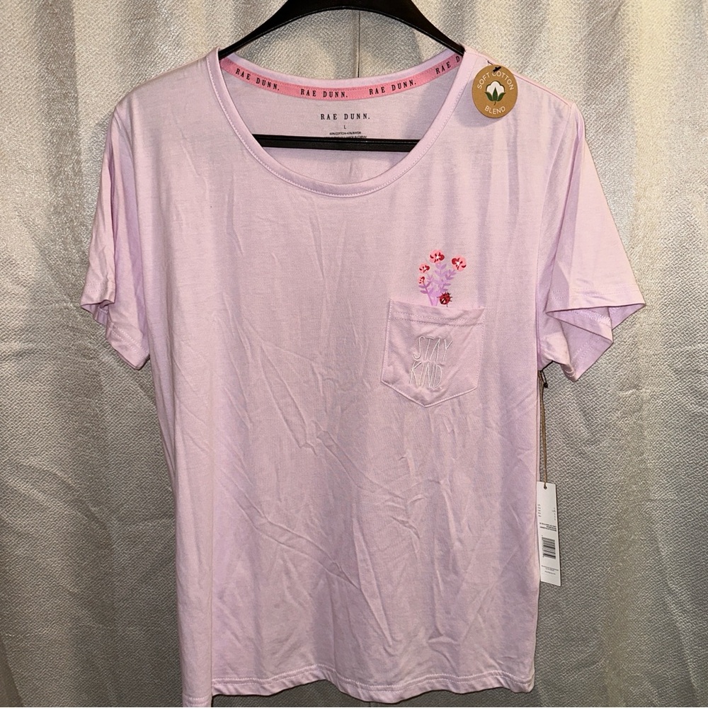 Rae Dunn Light Lilac Tee with Embroidered Pocket Flowers womens large
